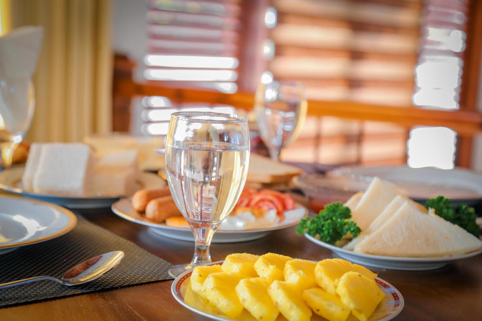 Golden Shower Inn 캔디 외부 사진